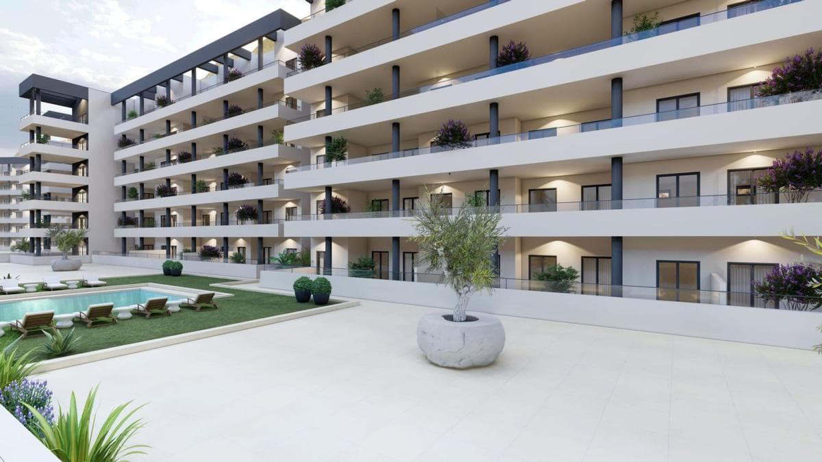 Sprzedaż mieszkania w Piso en Calle Mar Mediterraneo, 4, La Paz - Montecarmelo, Alcalá de Guadaira, Alcalá de Guadaira
photo 3