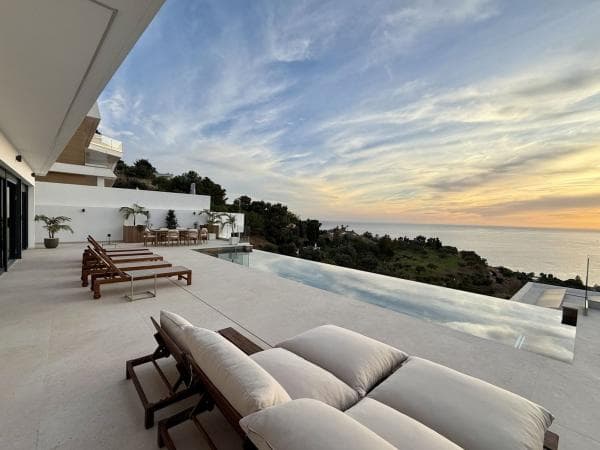 Casa o chalet independiente en Avenida de los Profesionales Sanitarios, 16, La Herradura, Almuñécar thumbnail 1