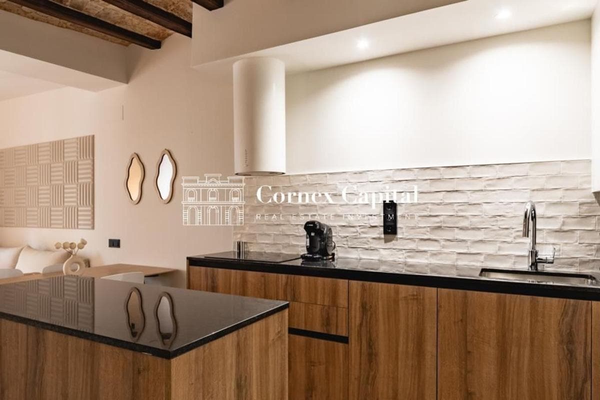 Sale of apartment in Piso en Ronda Sant Antoni, 21, Sant Antoni, Barcelona, Barcelona
photo 2