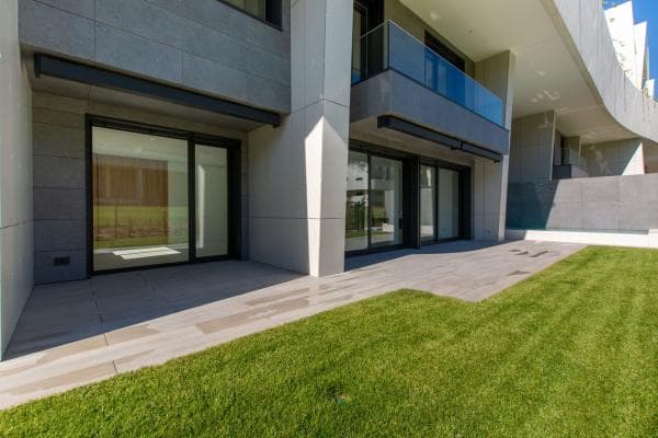 Дуплекс на продажу в Dúplex en Avenida de Luis García Cereceda, 7, La Finca, Pozuelo de Alarcón, Позуэло-де-Аларкон photo 1