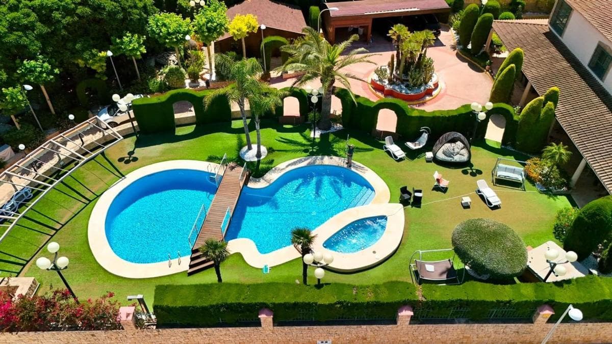 Properties for sale and rent in Spain photo 5