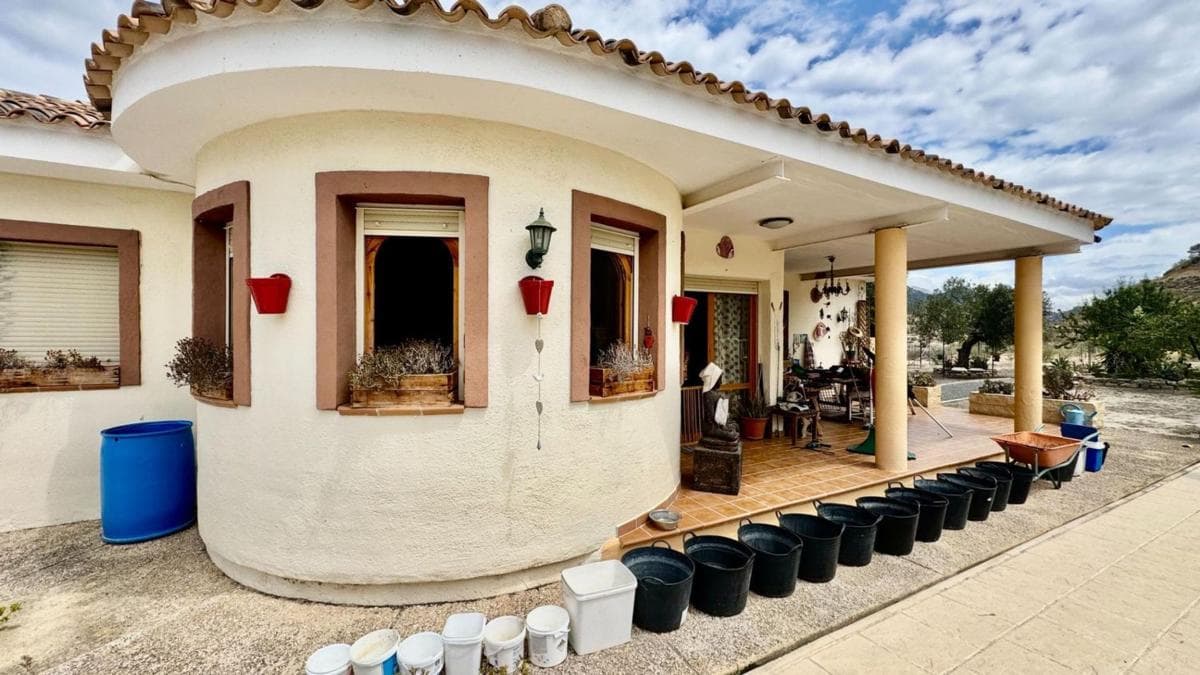 Properties for sale and rent in Spain photo 4
