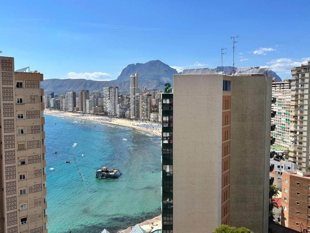 Продажа квартиры на Piso en Calle Alcalde Manuel Catalán Chana, Zona Sierra Helada, Benidorm, Бенидорм
photo 2