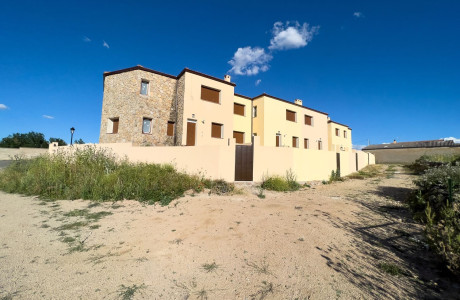 Chalet adosado en venta en calle Norte , 29