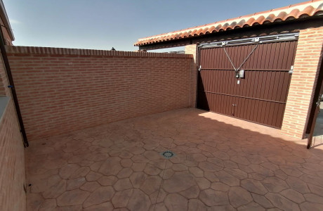 Chalet adosado en venta en calle Fresno, 12