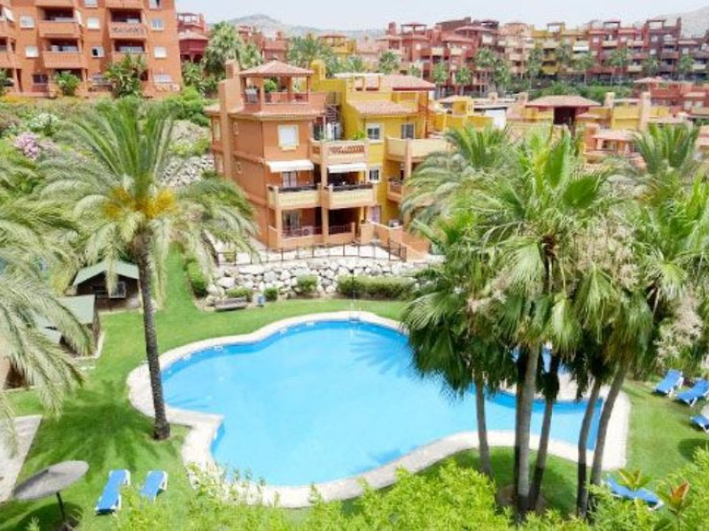 Apartamentos en Venta en Urbanización La Reserva, Marbella