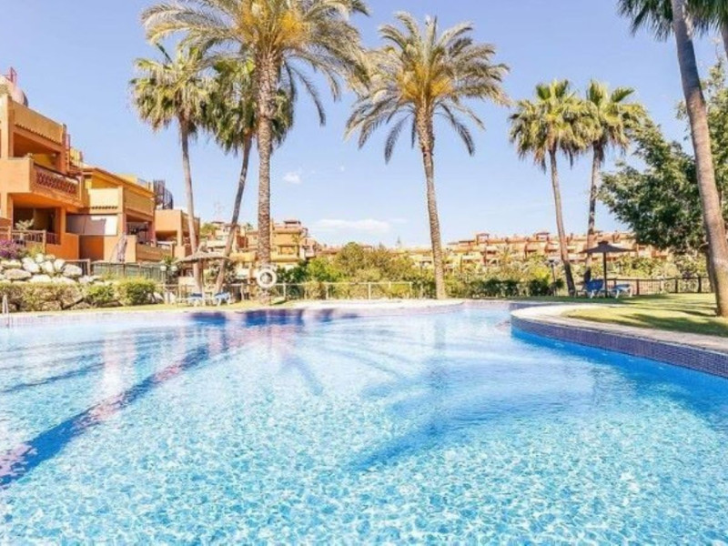 Apartamentos en Venta en Urbanización La Reserva, Marbella