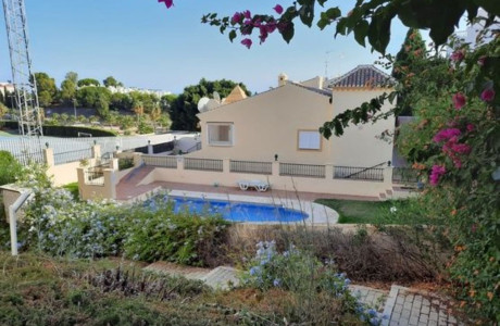 Piso en venta en Avda Pescia - Ctra de Frigiliana