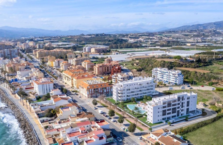 Piso en venta en carretera De Almeria /algarrobo , 96