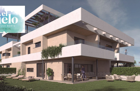 Chalet adosado en venta en calle Pico La Miel, 5