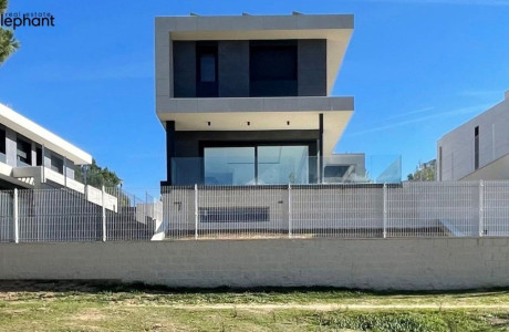 Casa o chalet independiente en venta en calle Isla de Córcega , 44