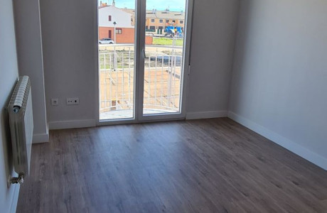 Chalet adosado en venta en calle Valencia , 16