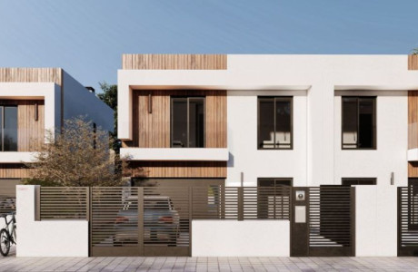 Chalet adosado en venta en calle Ginesta, 19