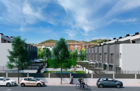 Chalet adosado en venta en avenida Lluis Companys i Jover, 15