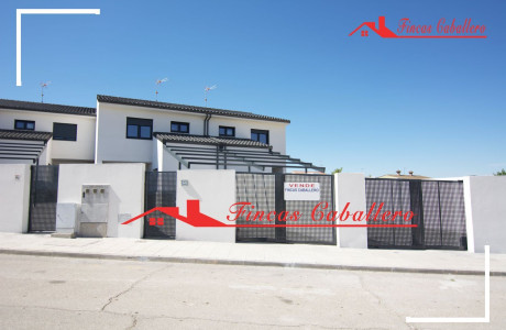 Chalet pareado en venta en Valmojado