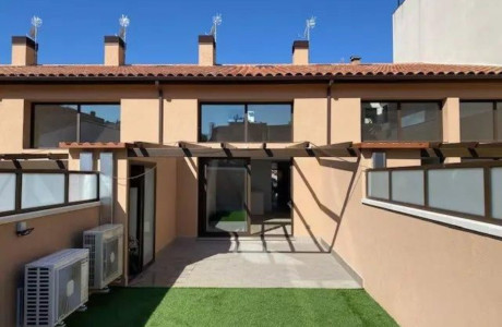 Chalet adosado en venta en avenida Alfons I, 9 -, 17