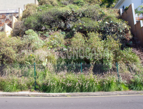 Terreno en venta en calle Laurisilva