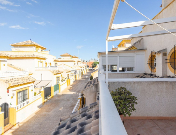 Chalet adosado en venta en calle Maite Pagazaurtundua Ruiz