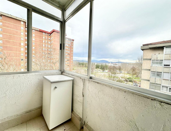 Piso en venta en avenida de Los Huetos