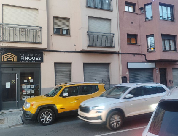 Alquiler de Local en avenida dels Pirineus, 28