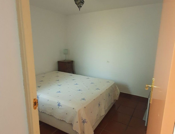 Chalet adosado en venta en calle Teruel, 10