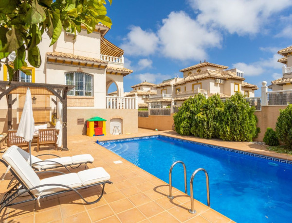 Chalet adosado en venta en avenida de Montezenia s/n