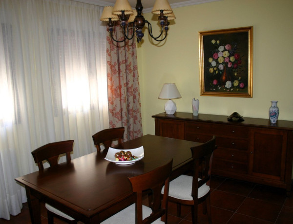 Chalet pareado en venta en calle las Tercias, 5