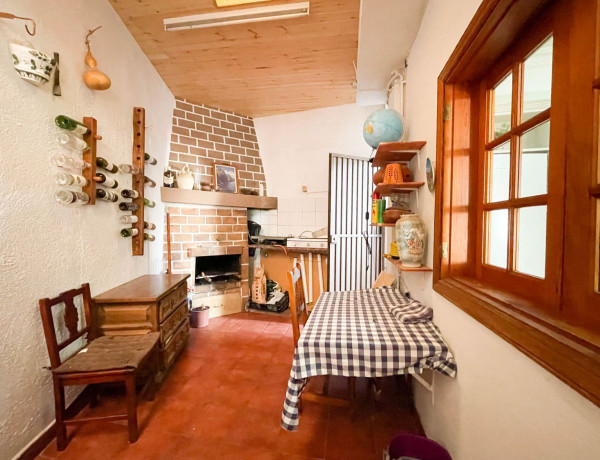 Chalet adosado en venta en calle Paraíso, 9