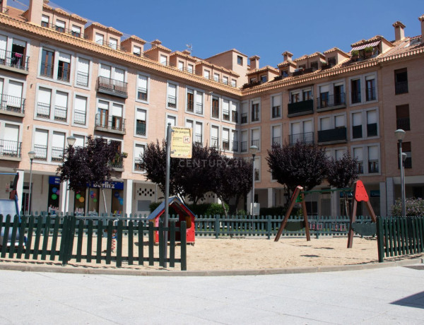 Local en venta en plaza Tejar