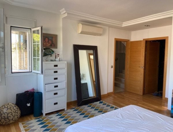 Chalet adosado en venta en calle de Santa María, 38