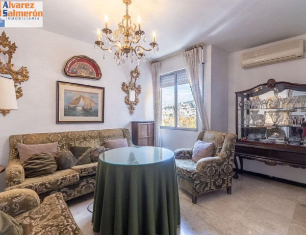 Piso en venta en calle Alminares del Genil