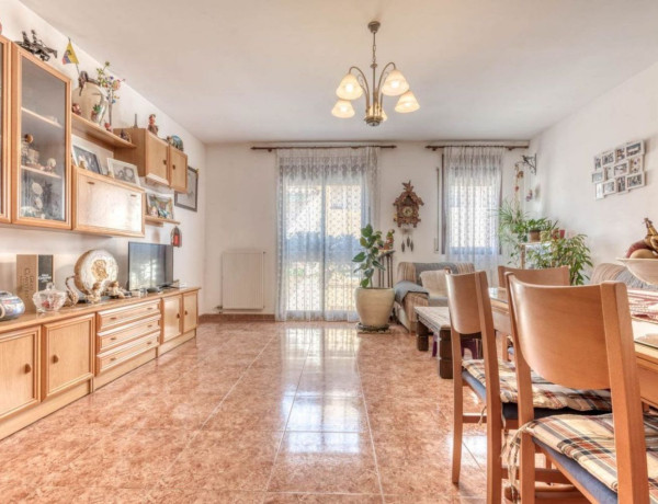 Chalet adosado en venta en calle ciutadella, 43