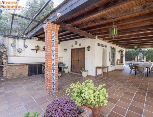 Casa o chalet independiente en venta en calle Granada