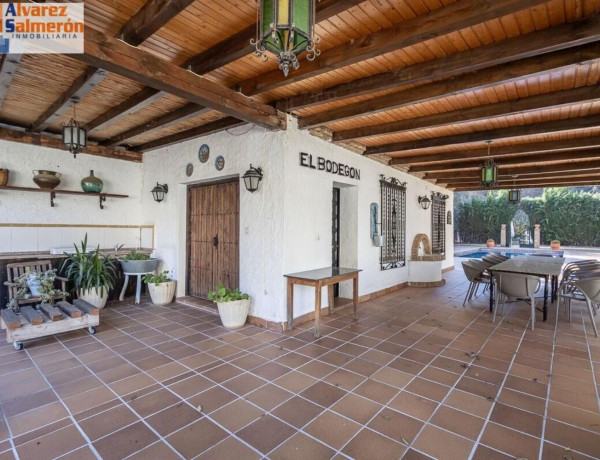 Casa o chalet independiente en venta en calle Granada