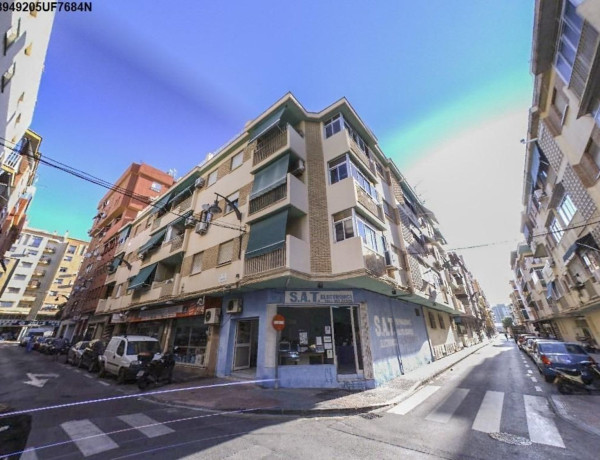 Piso en venta en calle Aguilar y Cano, 5