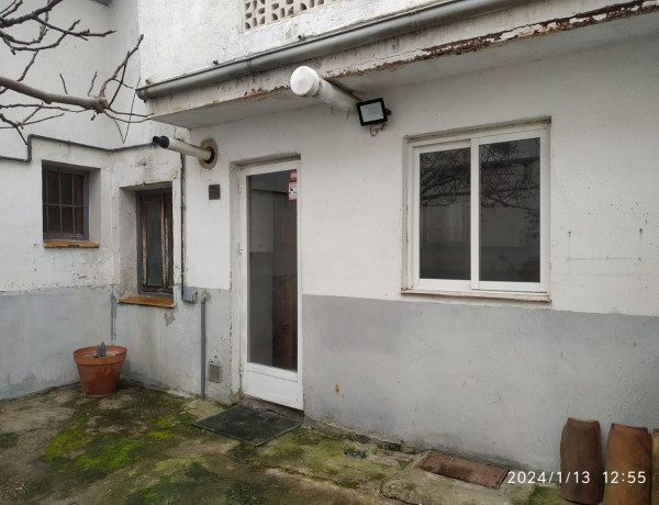 Chalet adosado en venta en calle Prensa