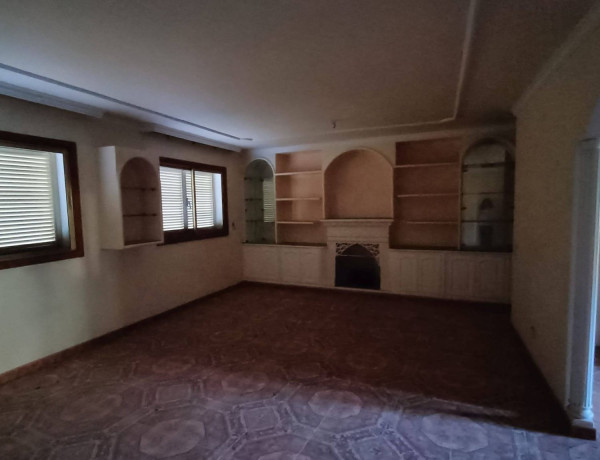 Chalet adosado en venta en Los Castillos-Los Portales-Visvique