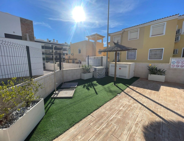 Chalet adosado en venta en calle la Parranda