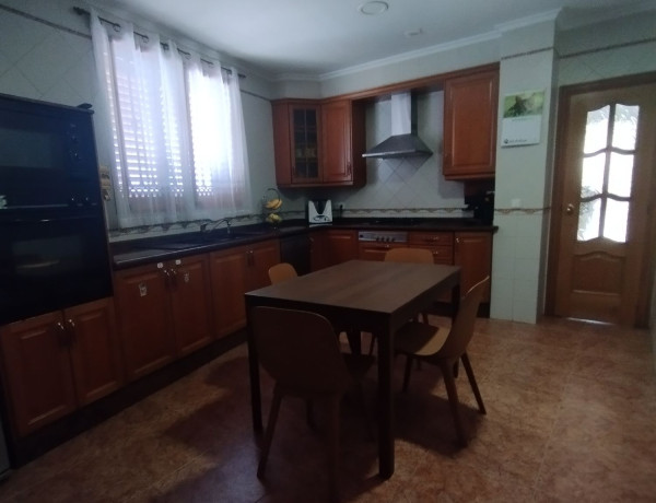 Chalet adosado en venta en calle La Lluna, 6