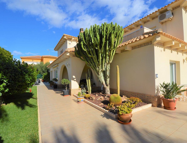 Casa o chalet independiente en venta en avenida del Cabo, 49