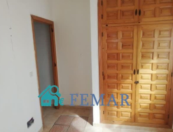 Chalet adosado en venta en Los Alcázares