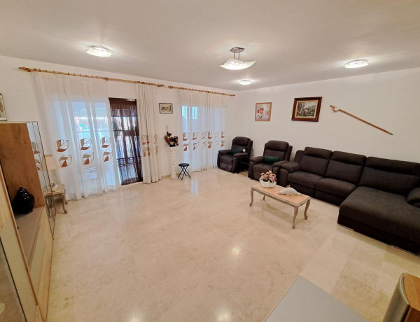 Chalet adosado en venta en calle del Mestre Villar