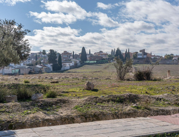 Terreno en venta en calle Geraneo