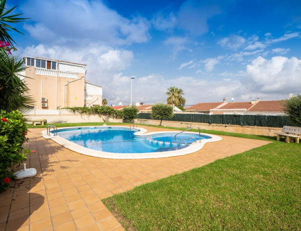 Chalet adosado en venta en La Siesta - El Salado - Torreta