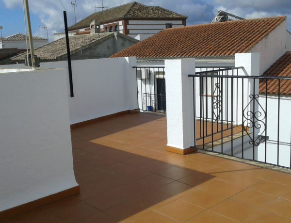 Chalet adosado en venta en calle cervantes