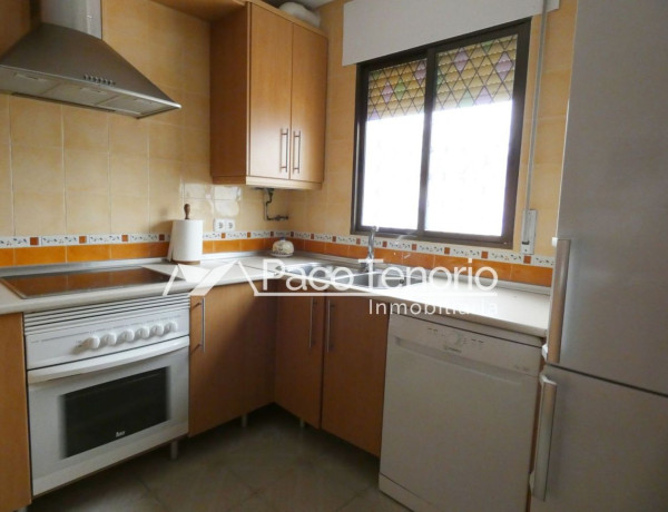 Chalet adosado en venta en calle Traíña, 8