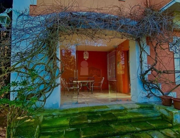 Casa o chalet independiente en venta en calle Pablo Garnica, 71