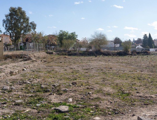 Terreno en venta en calle Geraneo