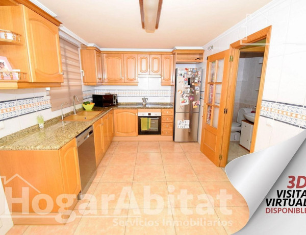 Chalet adosado en venta en Onda