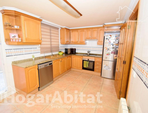 Chalet adosado en venta en Onda